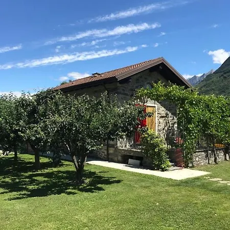 Сasa de vacaciones La Casetta Di Biancaneve Valtellina E Di *