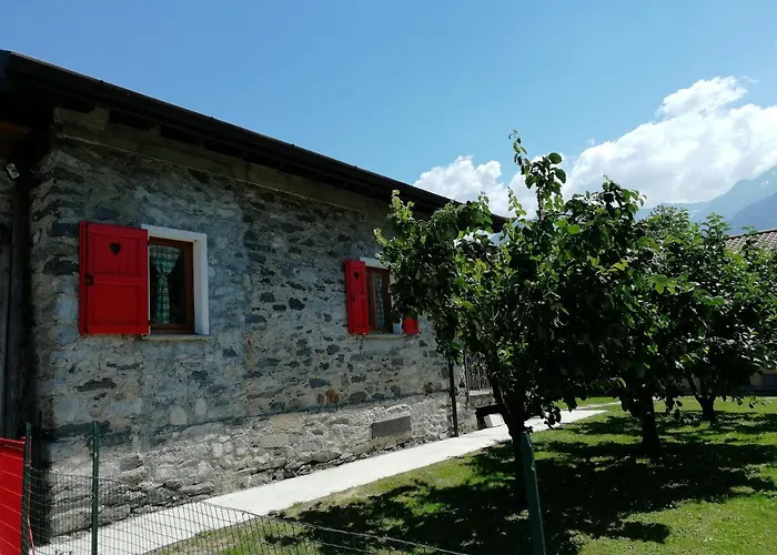 펜션 La Casetta Di Biancaneve Valtellina E Di 두비노